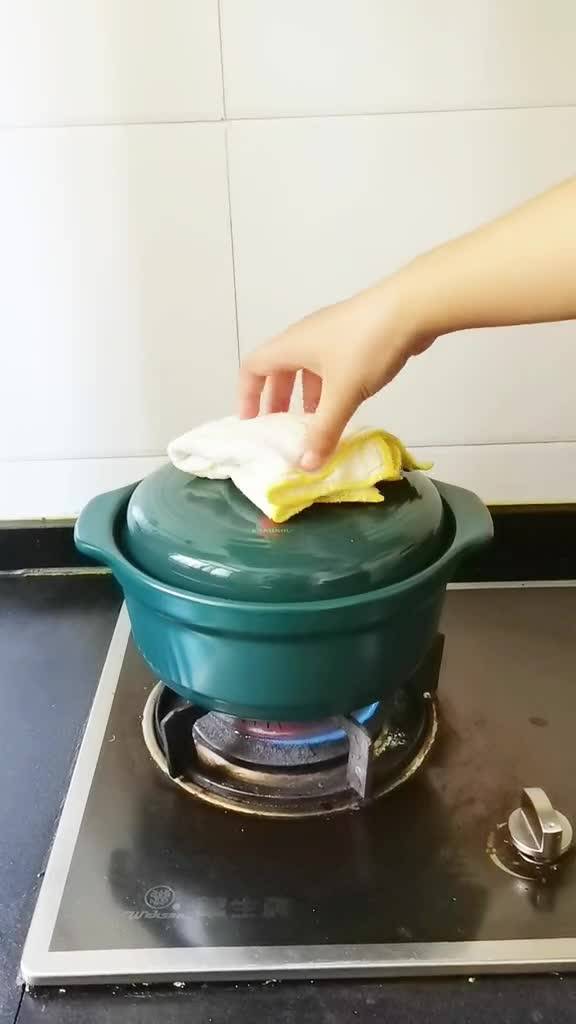 砂鍋 顏值與實力兼備的廚房網紅，如何選對耐住冰火考驗的好廚具？